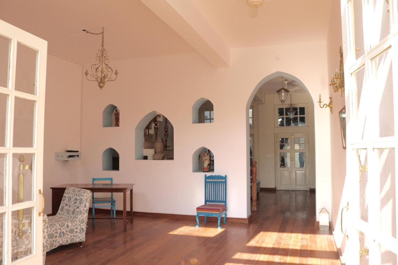 ホテル Mango Tree Courtyard デヘラードゥーン エクステリア 写真